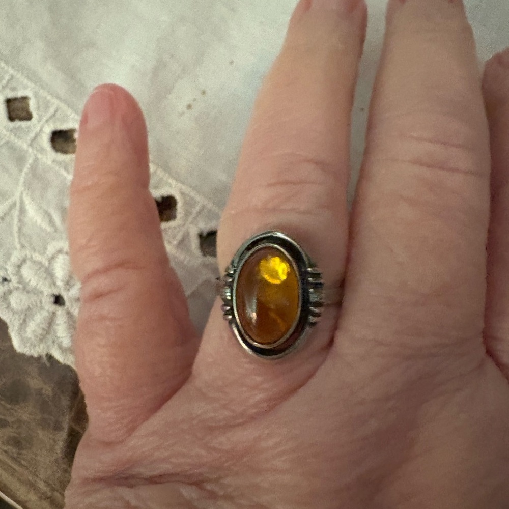 EUC Amber ring .925 sterling silver. Size 7.5 to 8. Final
